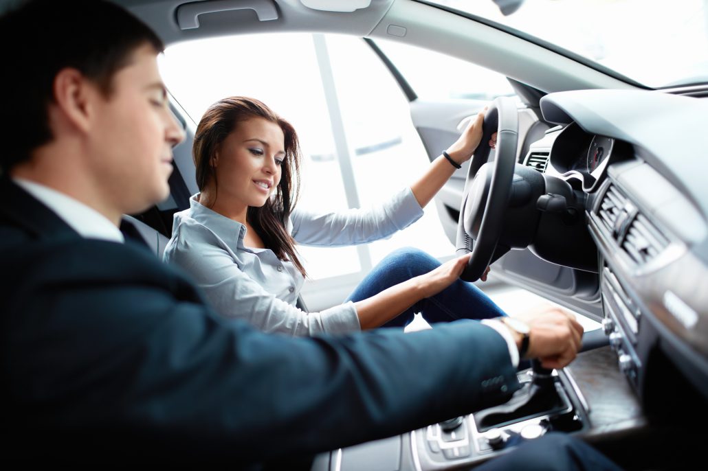 Women vs. Men .. Who is more into cars? - SimplyCarBuyers Blog